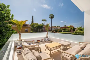 5 bedroom House for Sale in The Golden Mile-55311