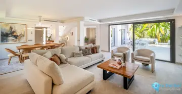 5 bedroom House for Sale in The Golden Mile-55322