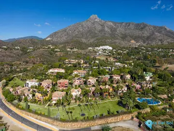 5 bedroom House for Sale in New Golden Mile-55372