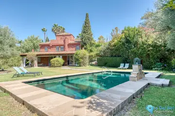 6 bedroom House for Sale in Nueva Andalucía