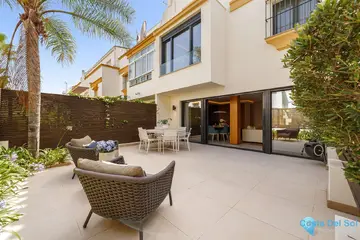 4 bedroom House for Sale in The Golden Mile