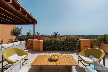 4 bedroom Apartment for Sale in Nueva Andalucía-55670