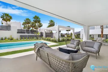 6 bedroom House for Sale in Río Real-55737