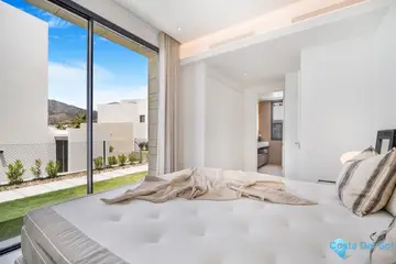 6 bedroom House for Sale in Río Real-55747