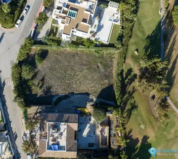 1600m2 Plot for Sale in Nueva Andalucía-55832