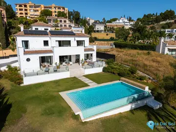 5 bedroom House for Sale in Elviria