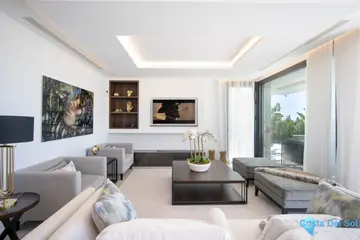 4 bedroom House for Sale in Nueva Andalucía-55941