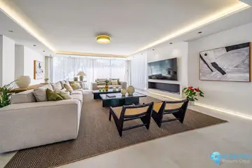 5 bedroom House for Sale in Nueva Andalucía-56051