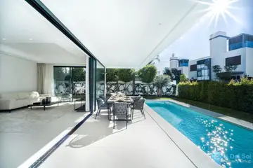 4 bedroom House for Sale in The Golden Mile-56133