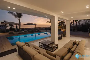 4 bedroom House for Sale in El Rosario-56143