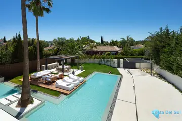 4 bedroom House for Sale in Nueva Andalucía