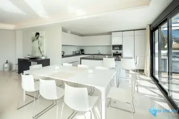5 bedroom House for Sale in Nueva Andalucía-56230