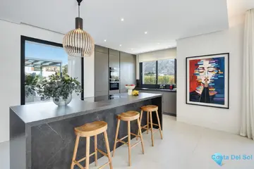 5 bedroom House for Sale in Nueva Andalucía-56288