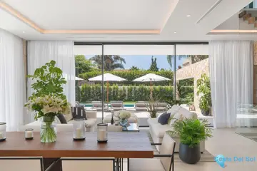 6 bedroom House for Sale in San Pedro de Alcántara-56340