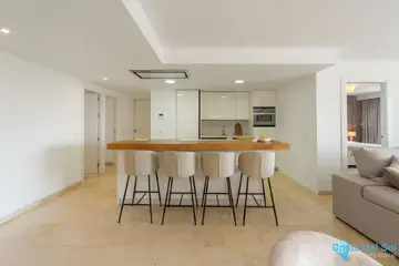 4 bedroom Apartment for Sale in Nueva Andalucía-11400