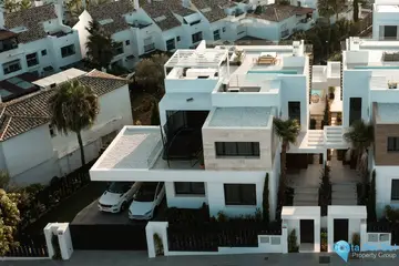 6 bedroom House for Sale in The Golden Mile