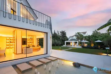 6 bedroom House for Sale in Nueva Andalucía-56502
