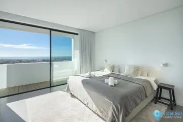 4 bedroom House for Sale in La Quinta-56519