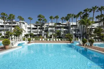 3 bedroom Apartment for Sale in The Golden Mile-56607