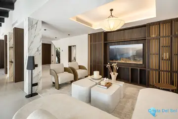 5 bedroom House for Sale in Marbella-56650