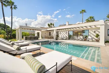4 bedroom House for Sale in Nueva Andalucía