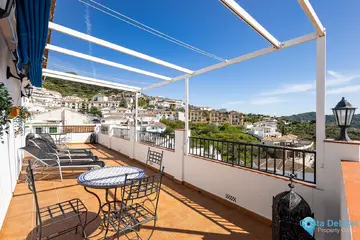 5 bedroom House for Sale in Canillas de Albaida
