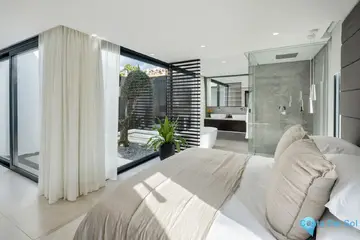 6 bedroom House for Sale in Nueva Andalucía-56842
