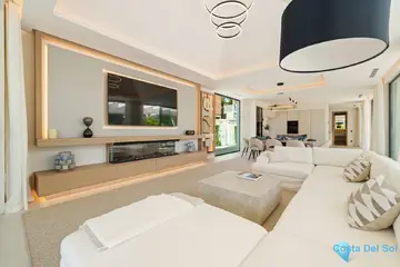 5 bedroom House for Sale in San Pedro de Alcántara-56900