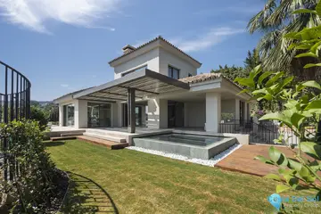 5 bedroom House for Sale in Nueva Andalucía-56972