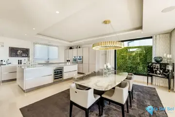 7 bedroom House for Sale in Nueva Andalucía-56985