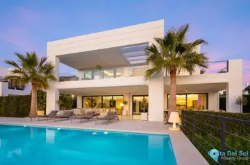 7 bedroom House for Sale in Nueva Andalucía-56979