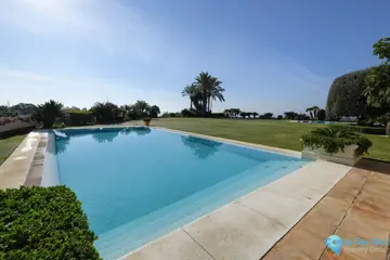 5 bedroom House for Sale in Marbella-57042