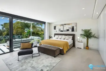 4 bedroom House for Sale in Marbella-57069