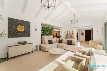 5 bedroom House for Sale in Marbella-57073