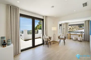 5 bedroom House for Sale in Nueva Andalucía-57088