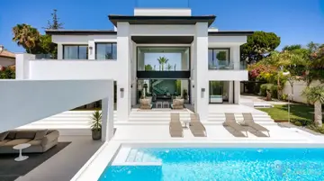 6 bedroom House for Sale in San Pedro de Alcántara