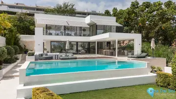 5 bedroom House for Sale in Nueva Andalucía-57147