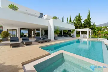 5 bedroom House for Sale in Nueva Andalucía-57183