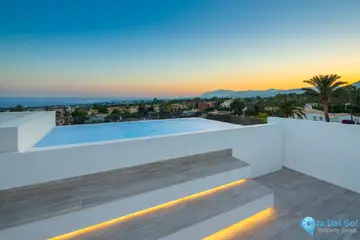 5 bedroom House for Sale in Marbella-57274