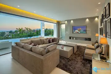 5 bedroom House for Sale in Marbella-57279