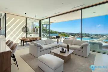 5 bedroom House for Sale in Marbella-57303
