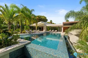 5 bedroom House for Sale in Marbella-57404