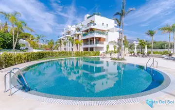 4 bedroom Apartment for Sale in New Golden Mile-57414