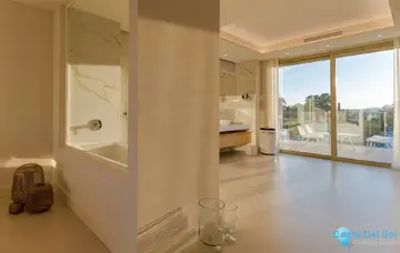 4 bedroom Apartment for Sale in New Golden Mile-57422