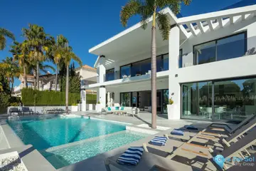 5 bedroom House for Sale in Marbella-57473