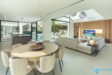 5 bedroom House for Sale in Nueva Andalucía-57537