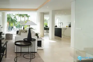 4 bedroom Apartment for Sale in The Golden Mile-57654