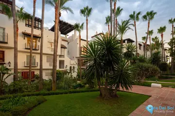 4 bedroom Apartment for Sale in The Golden Mile-57664