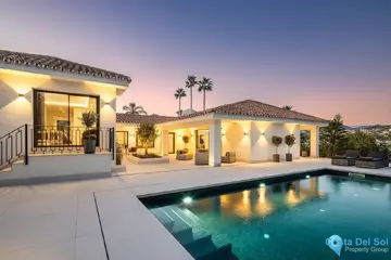 5 bedroom House for Sale in Nueva Andalucía-57781