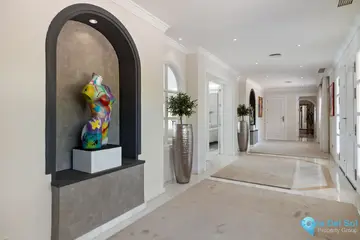 6 bedroom House for Sale in Nueva Andalucía-57818